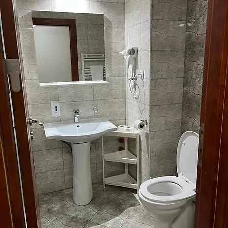 לינה וארוחת בוקר Acomodoro בוקרשט