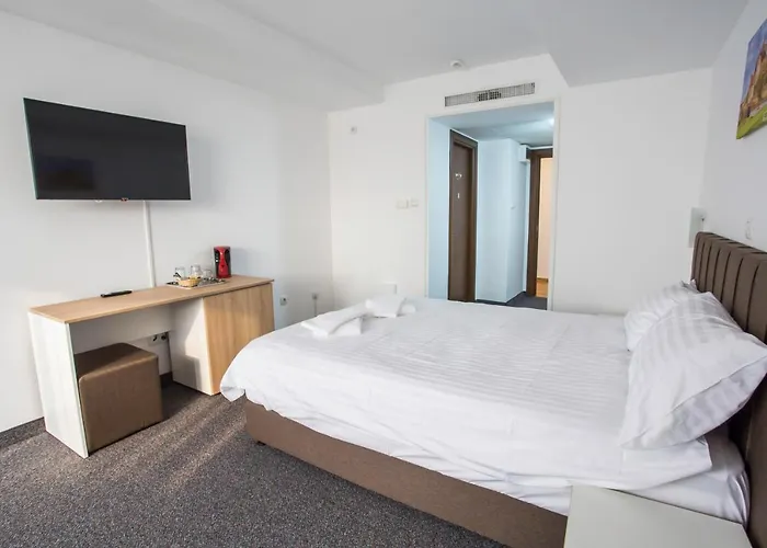 Acomodoro 4* بوخارست