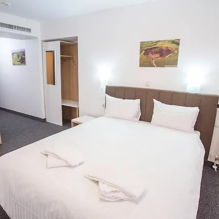 Bed & Breakfast Acomodoro Bucharest